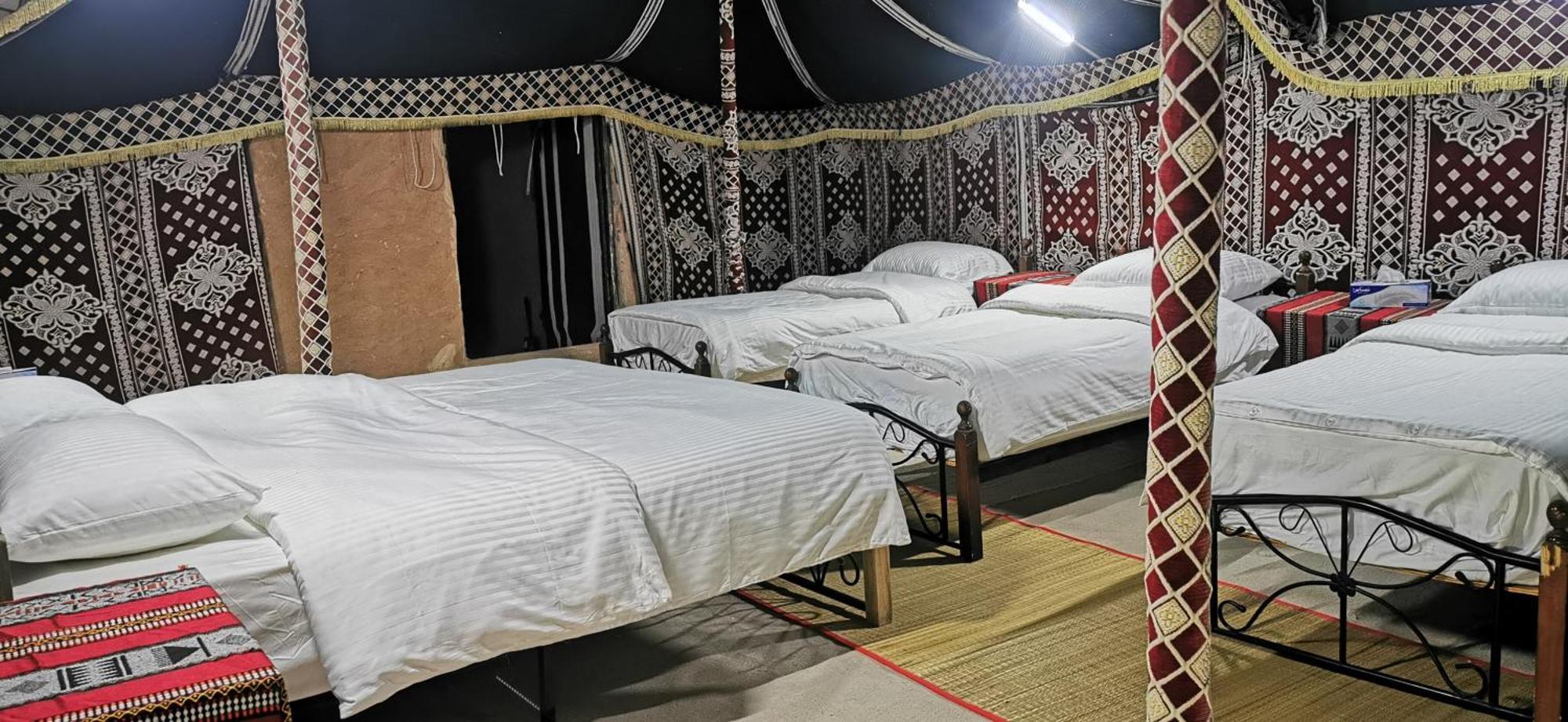 Desert Wonders Camp Ḩawīyah Rom bilde